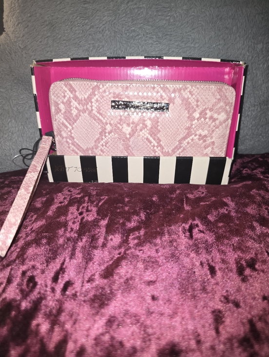 Handbags - NWOT Betsey Johnson Pink Snake Print Wristlet